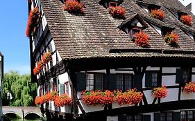 Hotel Schiefes Haus